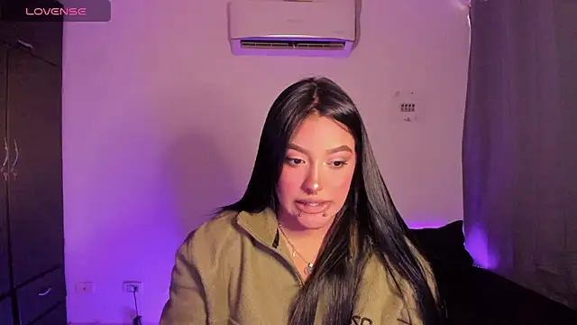 Snapshot of Mariana_Hasper_ chatting on June 18, 6:23 pm Mariana Hasper online show from June 18, 6:23 pm