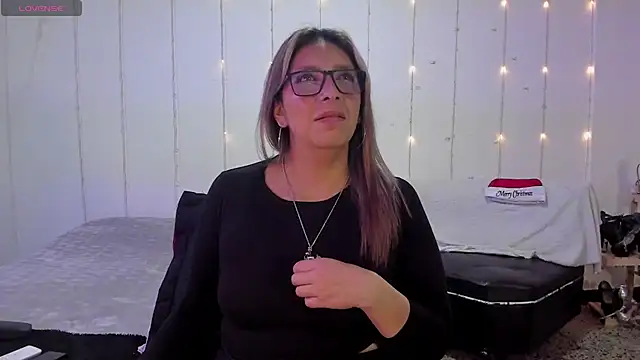 MichelleManson online show from December 28, 3:15 am