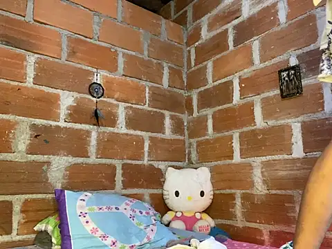 AlexaWarner online show from April 12, 11:10 pm