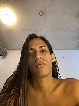 Snapshot of AlexaWarner chatting on June 22, 10:07 pm AlexaWarner online show from June 22, 10:07 pm
