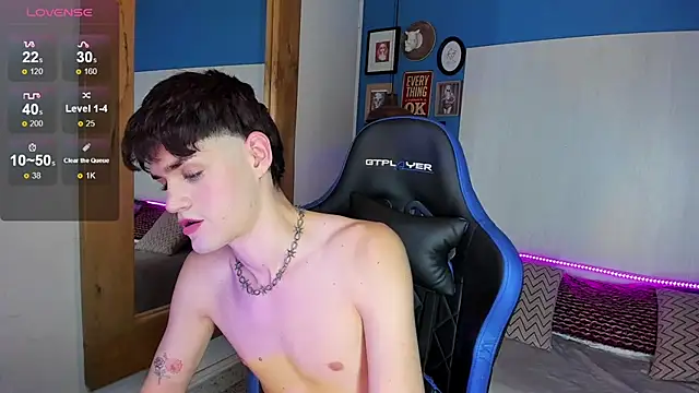 Snapshot of VladHellsing4 chatting on February 28, 3:04 pm VladHellsing4 online show from February 28, 3:04 pm