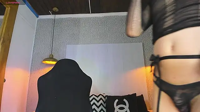 Snapshot of VladHellsing4 chatting on January 17, 2:44 pm VladHellsing4 online show from January 17, 2:44 pm