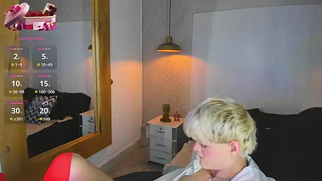 Snapshot of VladHellsing4 chatting on February 20, 2:06 pm VladHellsing4 online show from February 20, 2:06 pm