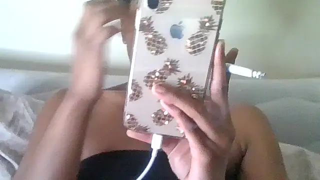 Snapshot of CaramelGoddessxoxo chatting on May 8, 8:03 pm CaramelGoddessxoxo online show from May 8, 8:03 pm