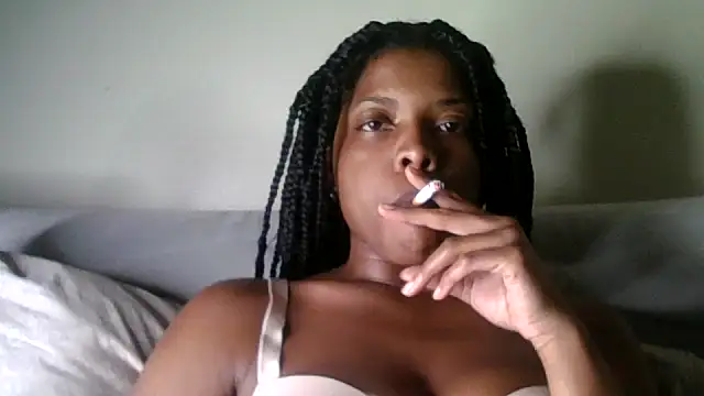 Snapshot of CaramelGoddessxoxo chatting on May 20, 4:29 am CaramelGoddessxoxo online show from May 20, 4:29 am