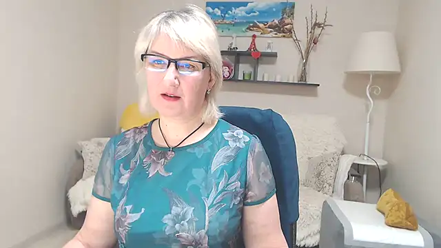 FleurMays online show from March 13, 4:05 am