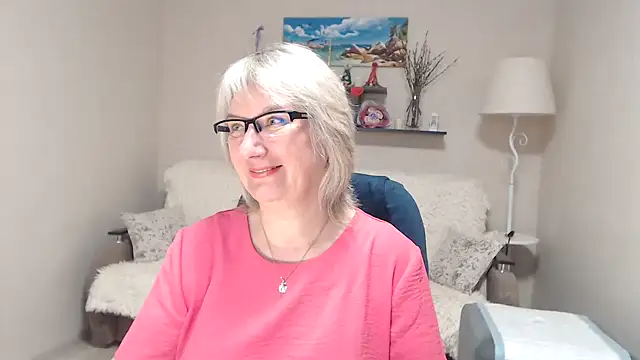 Snapshot of FleurMays chatting on April 28, 7:13 am FleurMays online show from April 28, 7:13 am