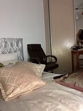 Snapshot of Goddess_Squirt_ chatting on June 24, 11:04 pm Goddess Squirt online show from June 24, 11:04 pm