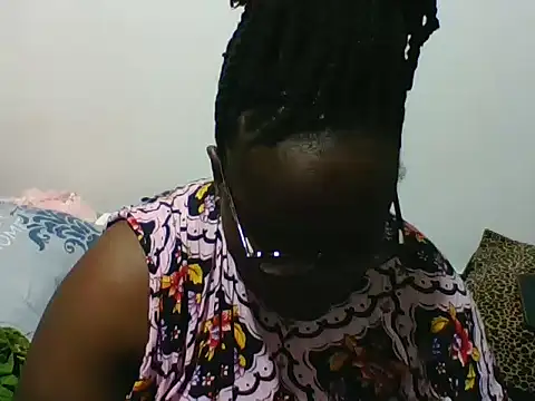 Snapshot of Hotwife8 chatting on April 29, 4:05 am Hotwife8 online show from April 29, 4:05 am