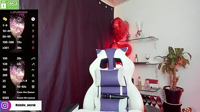 natashaanurak online show from March 11, 1:26 am