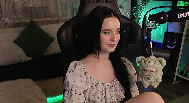 KiraLiLime online show from November 4, 10:20 pm