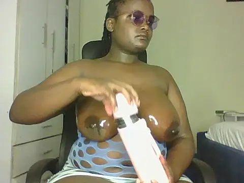 Snapshot of Montel_Montel_ chatting on April 24, 11:34 am Montel Montel online show from April 24, 11:34 am