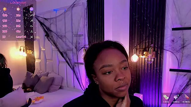 mia schwarz online show from November 1, 1:57 pm