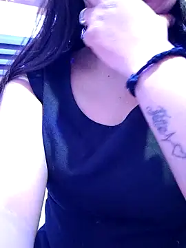 Snapshot of vadapavgirl chatting on November 1, 10:06 am vadapavgirl online show from November 1, 10:06 am