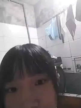 Snapshot of lytamye chatting on February 23, 1:32 pm lytamye online show from February 23, 1:32 pm