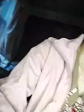 Snapshot of lytamye chatting on March 10, 10:37 am lytamye online show from March 10, 10:37 am