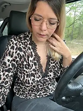 EmyLana online show from April 22, 6:49 am