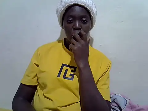 Snapshot of pretty_tallgirl chatting on June 24, 7:46 pm pretty tallgirl online show from June 24, 7:46 pm