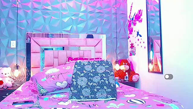 Snapshot of Doll_IvannaTs chatting on February 7, 11:45 pm Doll IvannaTs online show from February 7, 11:45 pm