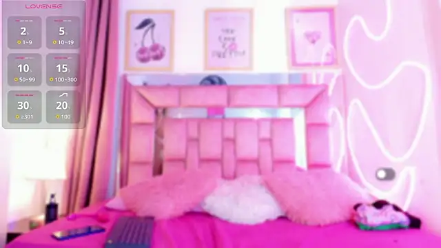 Snapshot of Doll_IvannaTs chatting on February 14, 10:39 pm Doll IvannaTs online show from February 14, 10:39 pm