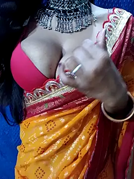 Snapshot of Savita_hotmom chatting on February 8, 4:10 pm Savita hotmom online show from February 8, 4:10 pm