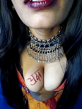 Snapshot of Savita_hotmom chatting on February 13, 6:15 pm Savita hotmom online show from February 13, 6:15 pm