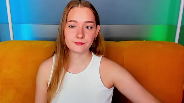 Snapshot of AlinaVice chatting on February 4, 1:11 am AlinaVice online show from February 4, 1:11 am