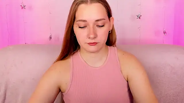 Snapshot of AlinaVice chatting on April 13, 1:22 am AlinaVice online show from April 13, 1:22 am