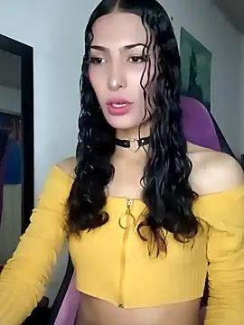 Snapshot of Lanna_hott_ chatting on April 24, 6:54 pm Lanna hott online show from April 24, 6:54 pm