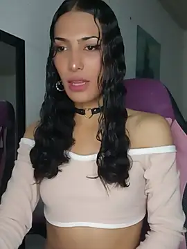 Snapshot of Lanna_hott_ chatting on May 12, 9:23 pm Lanna hott online show from May 12, 9:23 pm