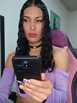 Snapshot of Lanna_hott_ chatting on May 18, 9:09 pm Lanna hott online show from May 18, 9:09 pm