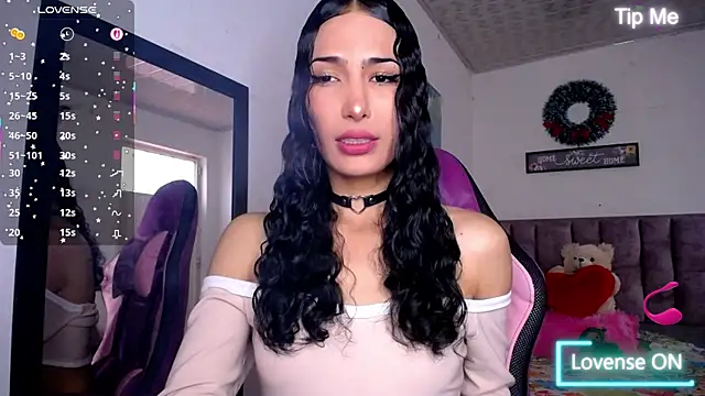 Snapshot of Lanna_hott_ chatting on July 28, 7:39 pm Lanna hott online show from July 28, 7:39 pm