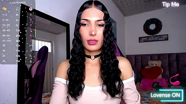 Snapshot of Lanna_hott_ chatting on July 28, 8:52 pm Lanna hott online show from July 28, 8:52 pm