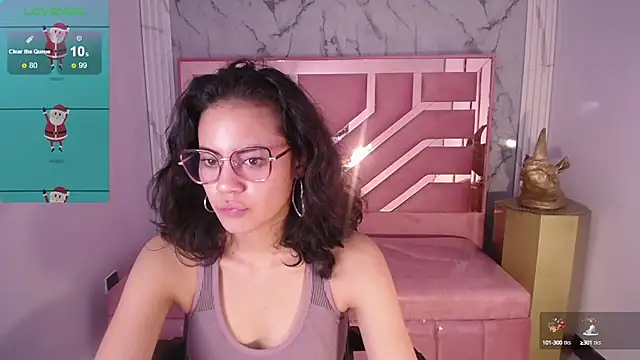 Snapshot of Tyna_ch chatting on December 11, 8:18 pm Tyna ch online show from December 11, 8:18 pm