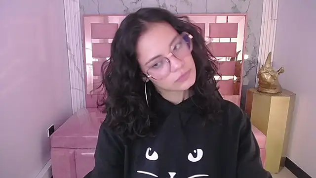 Snapshot of Tyna_ch chatting on December 18, 4:28 pm Tyna ch online show from December 18, 4:28 pm