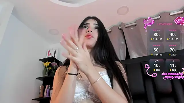 Snapshot of SaraRoy_ chatting on April 30, 10:14 pm SaraRoy online show from April 30, 10:14 pm
