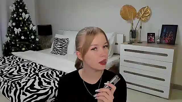 shy  lady online show from December 5, 3:28 pm