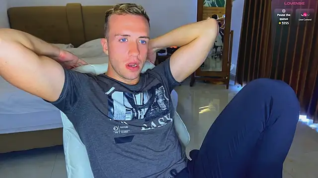 tommy cumfinger online show from April 18, 1:31 am