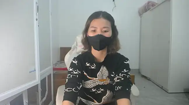 Snapshot of Susu204 chatting on December 23, 5:17 am Susu204 online show from December 23, 5:17 am