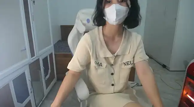 Snapshot of Susu204 chatting on December 28, 2:10 pm Susu204 online show from December 28, 2:10 pm