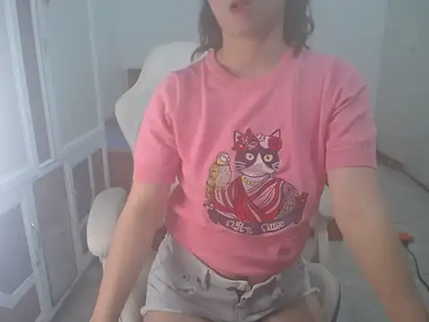 Snapshot of Susu204 chatting on February 12, 1:16 pm Susu204 online show from February 12, 1:16 pm