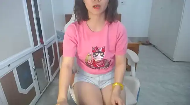 Snapshot of Susu204 chatting on March 5, 2:34 pm Susu204 online show from March 5, 2:34 pm