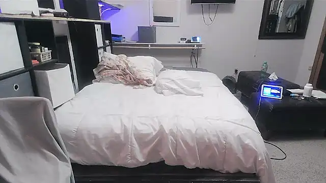 sissytrapdolly24 online show from February 14, 6:43 am