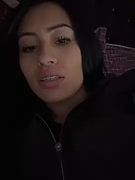 Snapshot of Sara_luna_ chatting on December 20, 6:35 pm Sara luna  online show from December 20, 6:35 pm