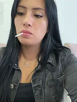 Snapshot of Sara_luna_ chatting on April 9, 9:09 pm Sara luna online show from April 9, 9:09 pm