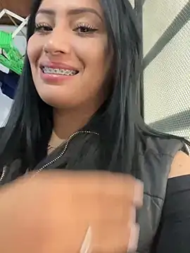 Snapshot of Sara_luna_ chatting on June 1, 4:52 pm Sara luna online show from June 1, 4:52 pm