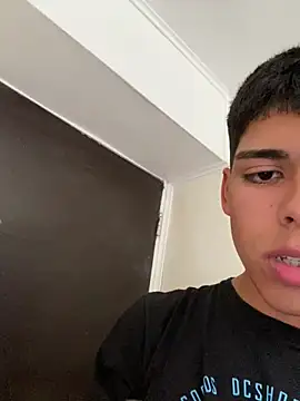 Snapshot of Edu_zzs2 chatting on October 27, 7:51 pm Edu zzs2 online show from October 27, 7:51 pm