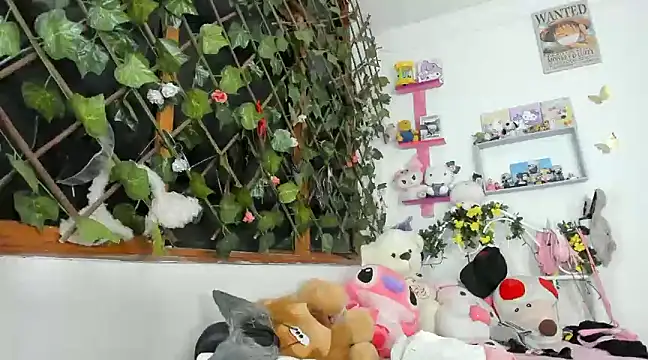 LunaDeCristall online show from January 28, 5:43 am