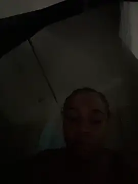 Snapshot of CiaraEbony chatting on April 19, 9:52 am CiaraEbony online show from April 19, 9:52 am