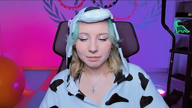 JasmineMilko online show from January 4, 5:05 am